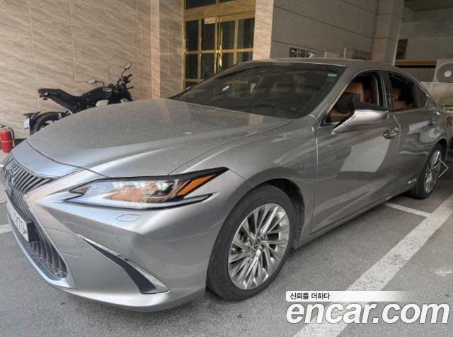 Lexus ES 7-го поколения Executive - фото 0