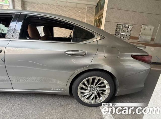 Lexus ES 7-го поколения Executive - фото 1