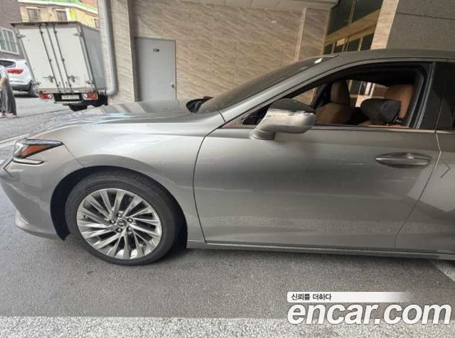 Lexus ES 7-го поколения Executive - фото 2