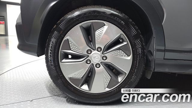Hyundai Kona Premium - фото 4