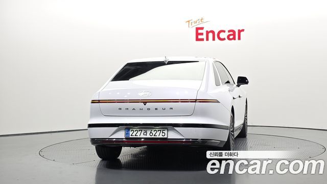 Hyundai Grandeur GN7 2,5 Gasoline 2WD Calligraphy - фото 3