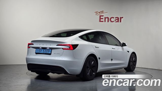 Tesla Model 3 Long Range AWD - фото 0