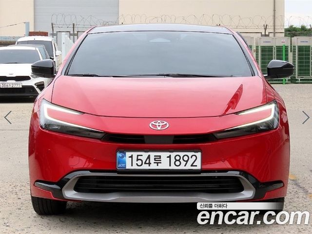 Toyota Prius 5-го поколения 2.0 XLE - фото 0