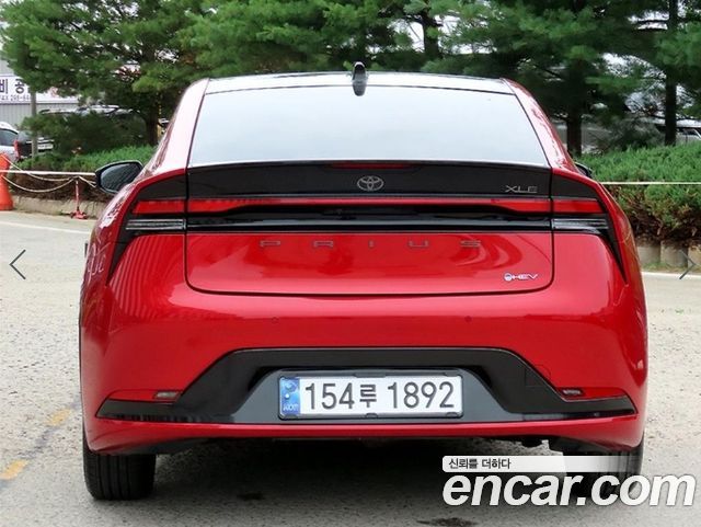 Toyota Prius 5-го поколения 2.0 XLE - фото 3