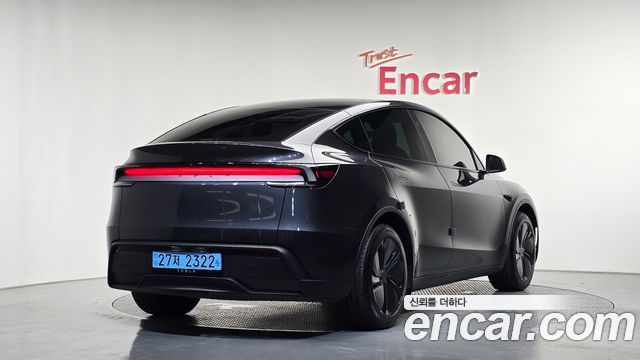 Tesla Model Y RWD - фото 0