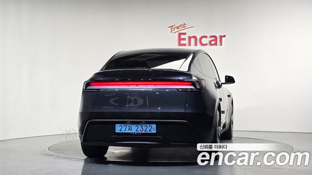 Tesla Model Y RWD - фото 2