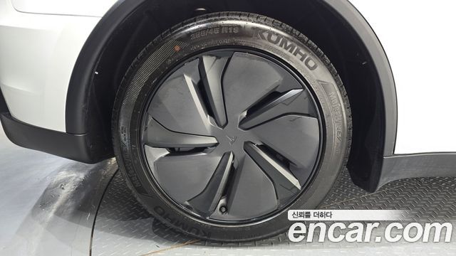 Tesla Model Y Premium RWD - фото 3