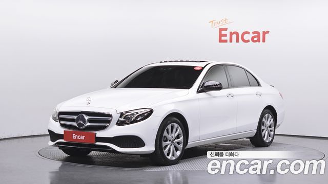 Mercedes-Benz E-Class W213 E220d Avantgarde - фото 0