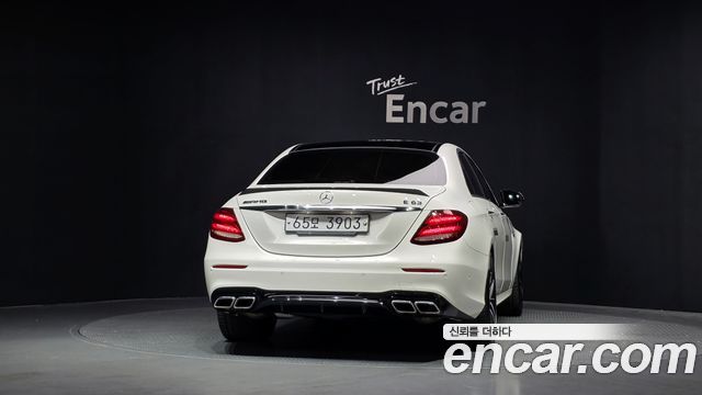 Mercedes-Benz E-Class W213 E63 AMG 4MATIC+ - фото 3