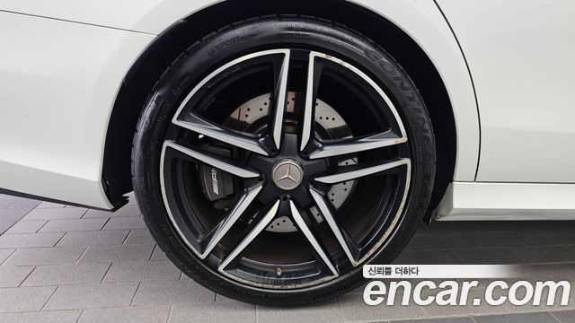 Mercedes-Benz E-Class W213 E63 AMG 4MATIC+ - фото 4