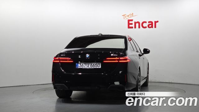 BMW 5-Series G60 530i xDrive M Sport Pro Special Edition - фото 3