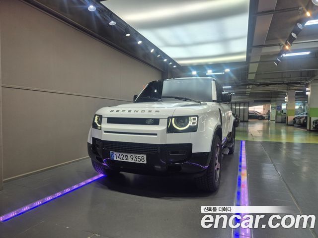 Land Rover Defender L663 110 D250 X-Dynamic SE - фото 0