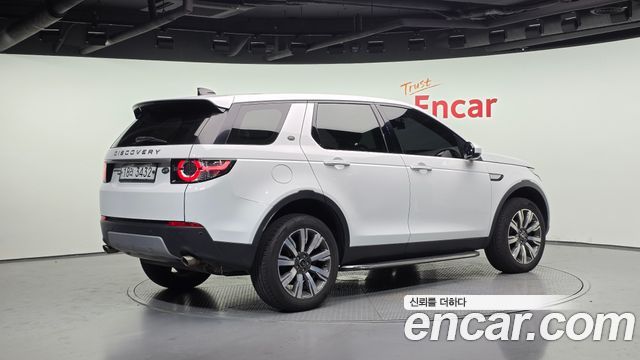 Land Rover Discovery Sport Sports 2.0 TD4 HSE Luxury - фото 1