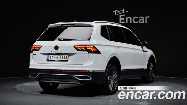 Volkswagen Tiguan 2.0 TSI Prestige - фото 1
