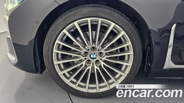 BMW 7-Series G11 730d xDrive Design Pure Excellence - фото 4