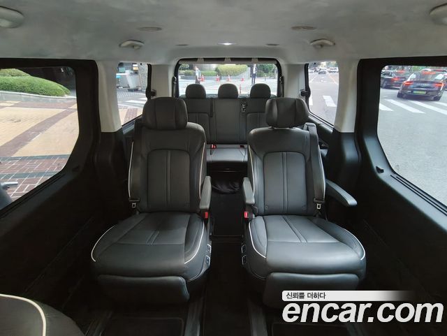 Hyundai Staria 4WD Lounge 7-Seater Inspiration - фото 1