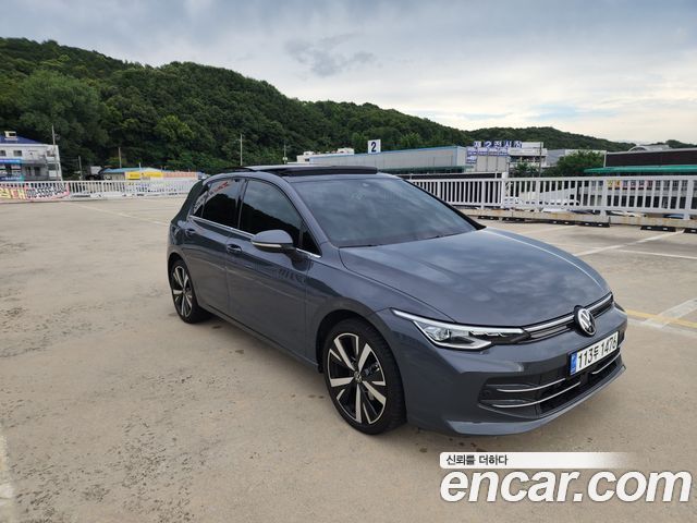 Volkswagen Golf 8-го поколения 2.0 TDI Prestige - фото 0