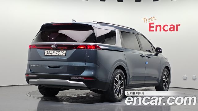 Kia Carnival 4-го поколения 9-Seater Prestige - фото 1