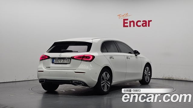 Mercedes-Benz A-Class W177 A220 Hatchback - фото 1