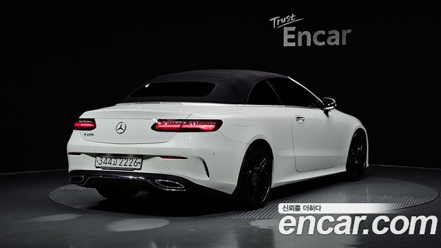 Mercedes-Benz E-Class W213 E220d Cabriolet - фото 1