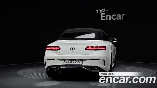 Mercedes-Benz E-Class W213 E220d Cabriolet - фото 3