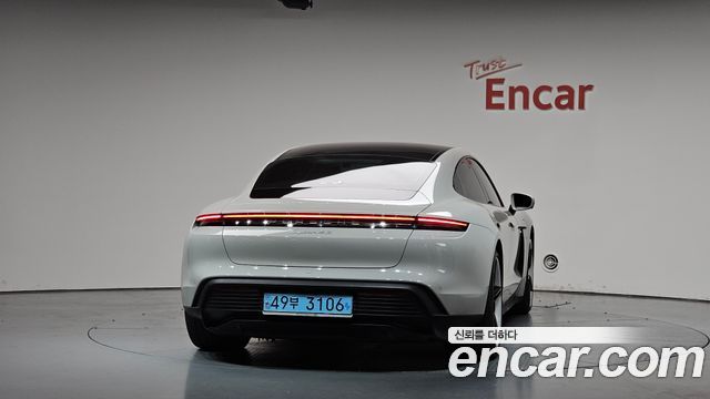 Porsche Taycan 4S - фото 2