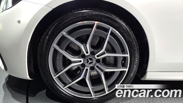 Mercedes-Benz E-Class W213 E220d 4MATIC AMG Line - фото 4