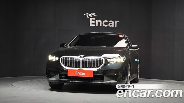 BMW 5-Series G60 530i xDrive - фото 2