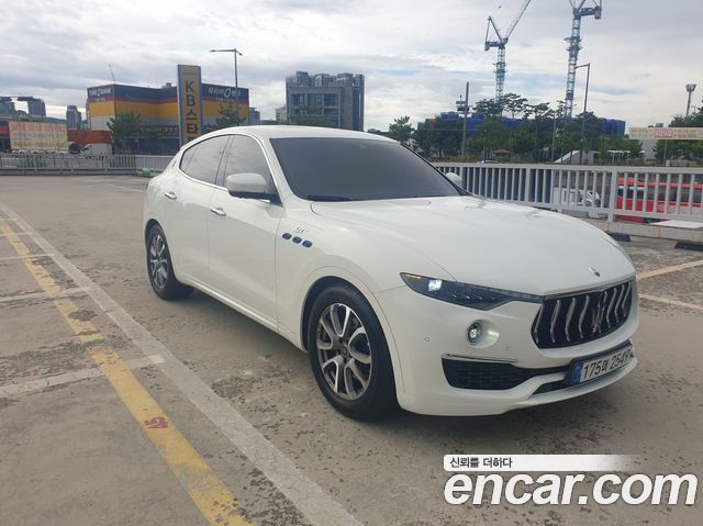 Maserati Levante 2.0 GT AWD - фото 1