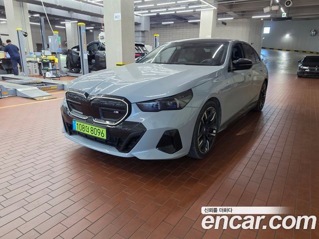 BMW i5 G60 M60 xDrive - фото 0