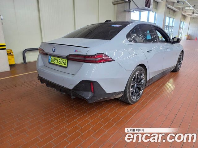 BMW i5 G60 M60 xDrive - фото 1