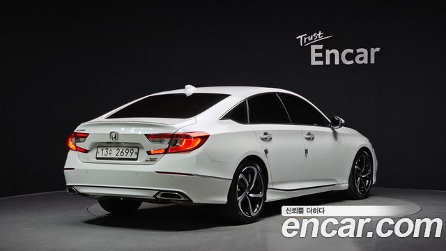 Honda Accord 10-го поколения 2.0 Turbo Sport - фото 1