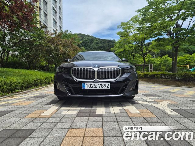 BMW 5-Series G60 530i xDrive M Sport - фото 3