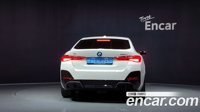 BMW i4 eDrive40 M Sports - фото 3