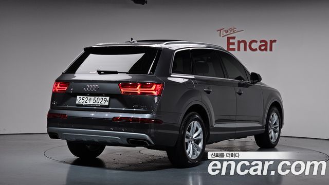 Audi Q7 45 TFSI Quattro - фото 0
