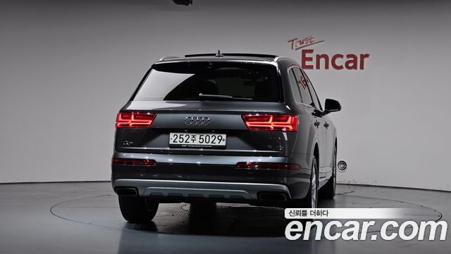 Audi Q7 45 TFSI Quattro - фото 2