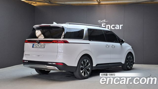 Kia Carnival 4-го поколения 9-Seater Signature - фото 1