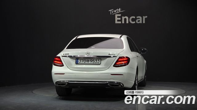 Mercedes-Benz E-Class W213 E300 4MATIC Avnatgarde - фото 3