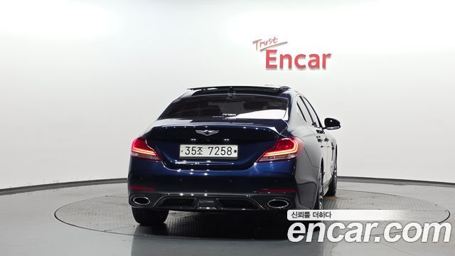 Genesis G70 2.0T Sport Package - фото 2