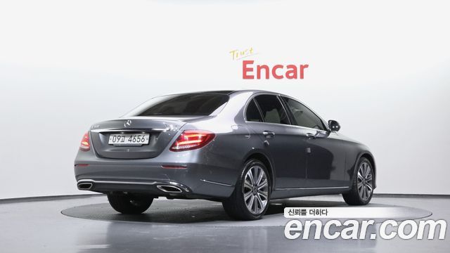 Mercedes-Benz E-Class W213 E400 4MATIC Exclusive - фото 1