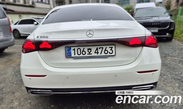 Mercedes-Benz E-Class W214 E200 Avantgarde - фото 3
