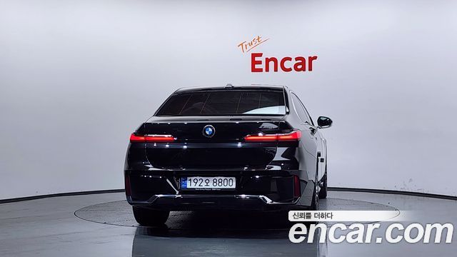 BMW 7-Series G70 740i sDrive M Sport - фото 3