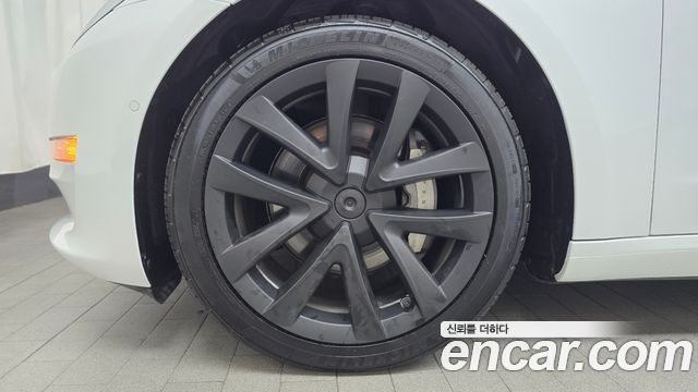 Tesla Model 3 Long Range AWD - фото 4