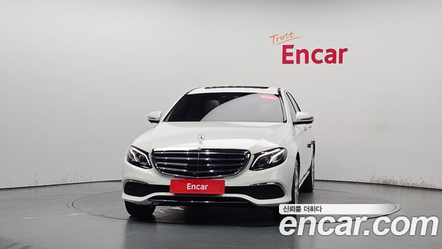 Mercedes-Benz E-Class W213 E300 4MATIC Exclusive - фото 1