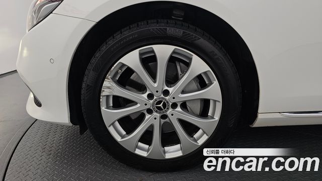 Mercedes-Benz E-Class W213 E300 4MATIC Exclusive - фото 3