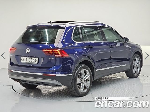 Volkswagen Tiguan 2-го поколения 2.0 TDI 4Motion Prestige - фото 3