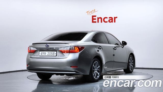 Lexus ES Supreme XV60 - фото 1