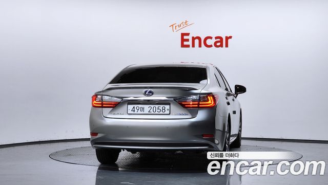 Lexus ES Supreme XV60 - фото 3