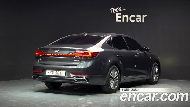 Kia K7 Premier, гибрид Signature - фото 1