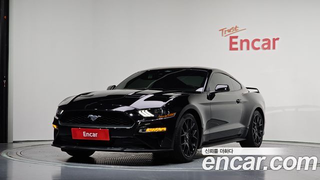Ford Mustang Coupe - фото 0